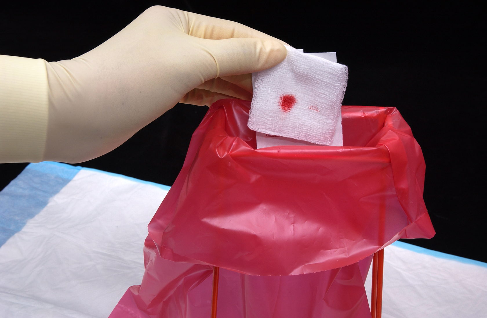 Paraphernalia and steps to be followed when a trained phlebotomist obtains a blood sample by way of a venipuncture, using the contents of a Vacutainer® kit. Courtesy of the Public Health Image Library, Centers for Disease Control and Prevention.